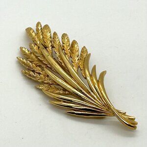 Vintage Monet Gold-Tone Wheat Sheaf Brooch Pin Classic 1960s-70s Design